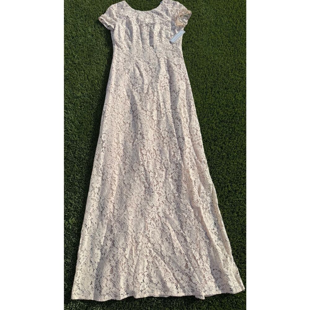 Donna‎ Morgan Ivory Strapless Round Neck Floral Lace Gown Size 6 Short Sleeve